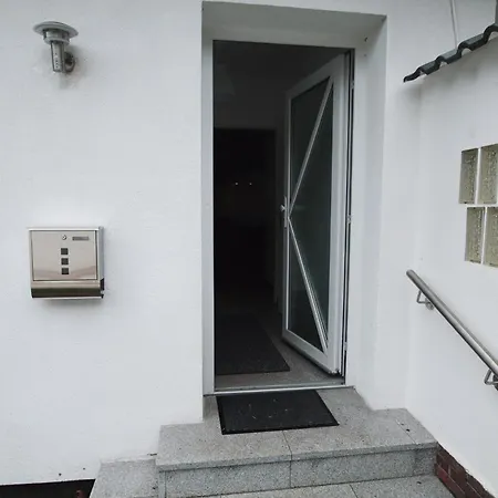 Modern House Half - Near Hamburg Airport
