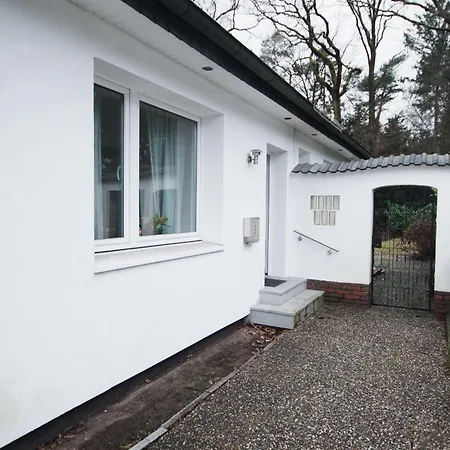 Modern House Half - Near Hamburg Airport *